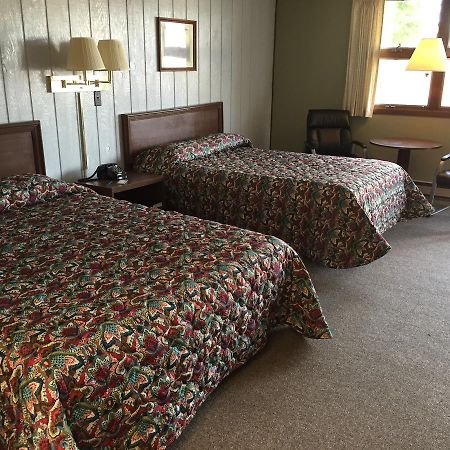 Colonial Hotel-Motel Buckhannon エクステリア 写真